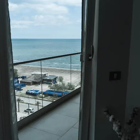 Blue Horizon-8th Floor, Alezzi